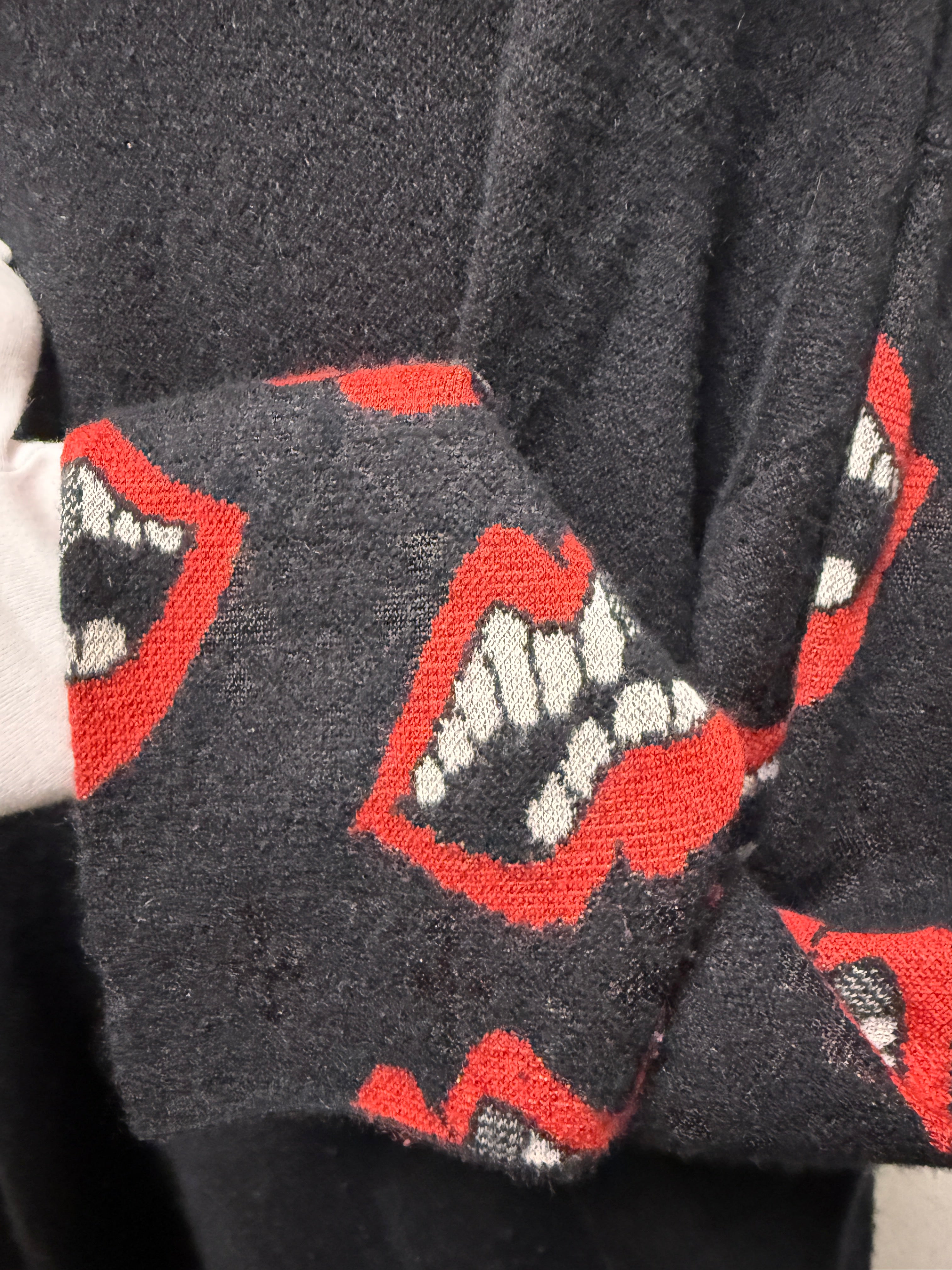 【CHROME HEARTS】MATTY BOY LIP DESIGN CASHMERE KNIT