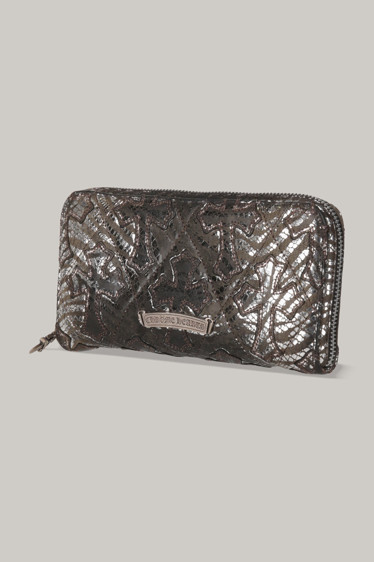 【CHROME HEARTS】CEMETERY CROSS QUILTED PATCHES REC F ZIP WALLET