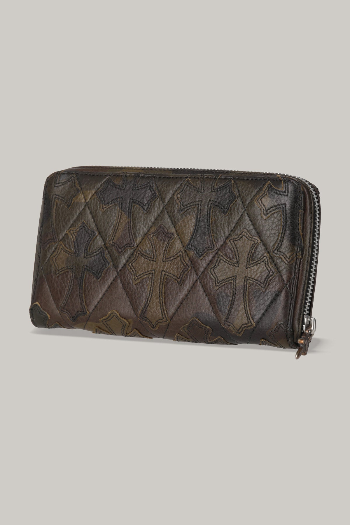 【CHROME HEARTS】CAMO CEMETERY CROSS QUILTED PATCHES REC F ZIP WALLET