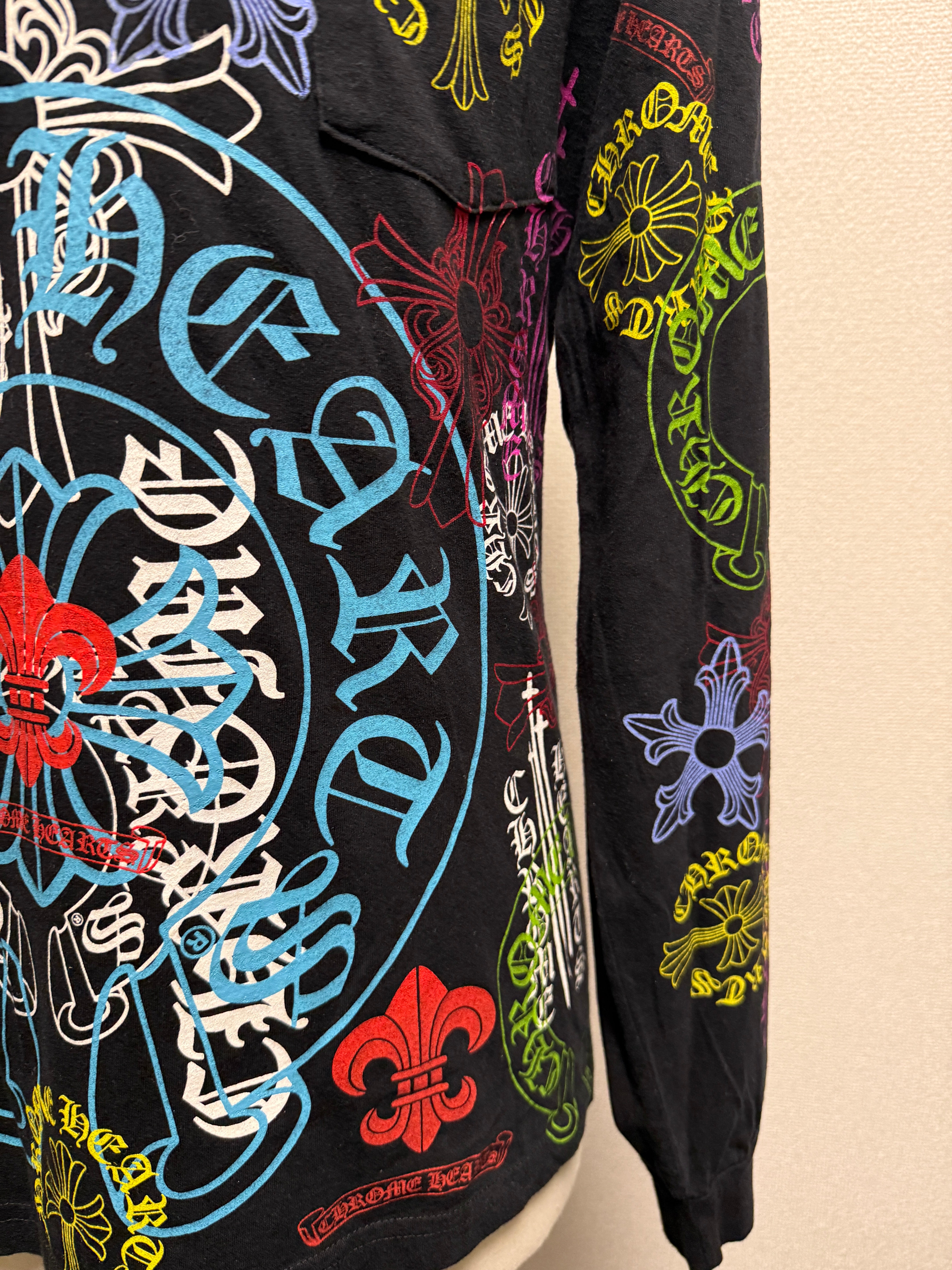 【CHROME HEARTS】MULTICOLOR STENCIL LONG TEE