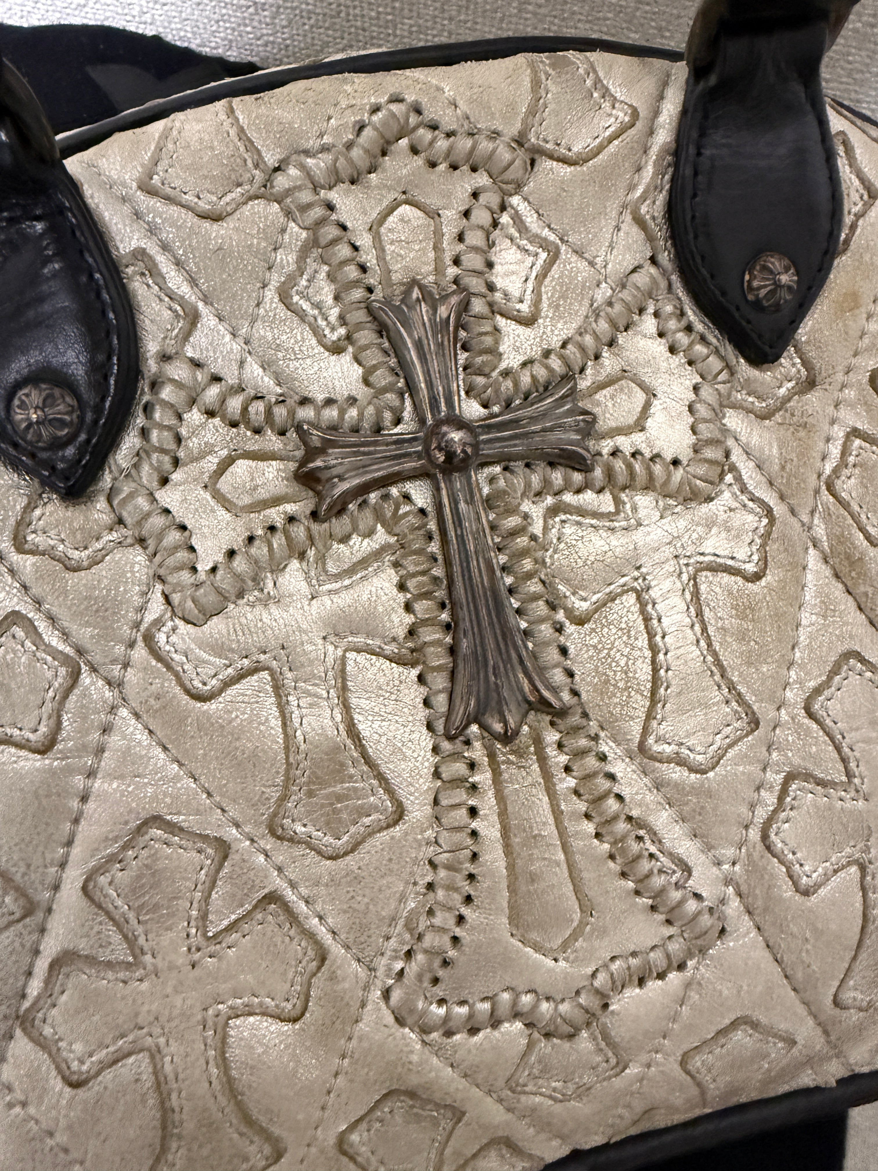 【CHROME HEARTS】GYM CEMETERY LARGE CROSS BAG