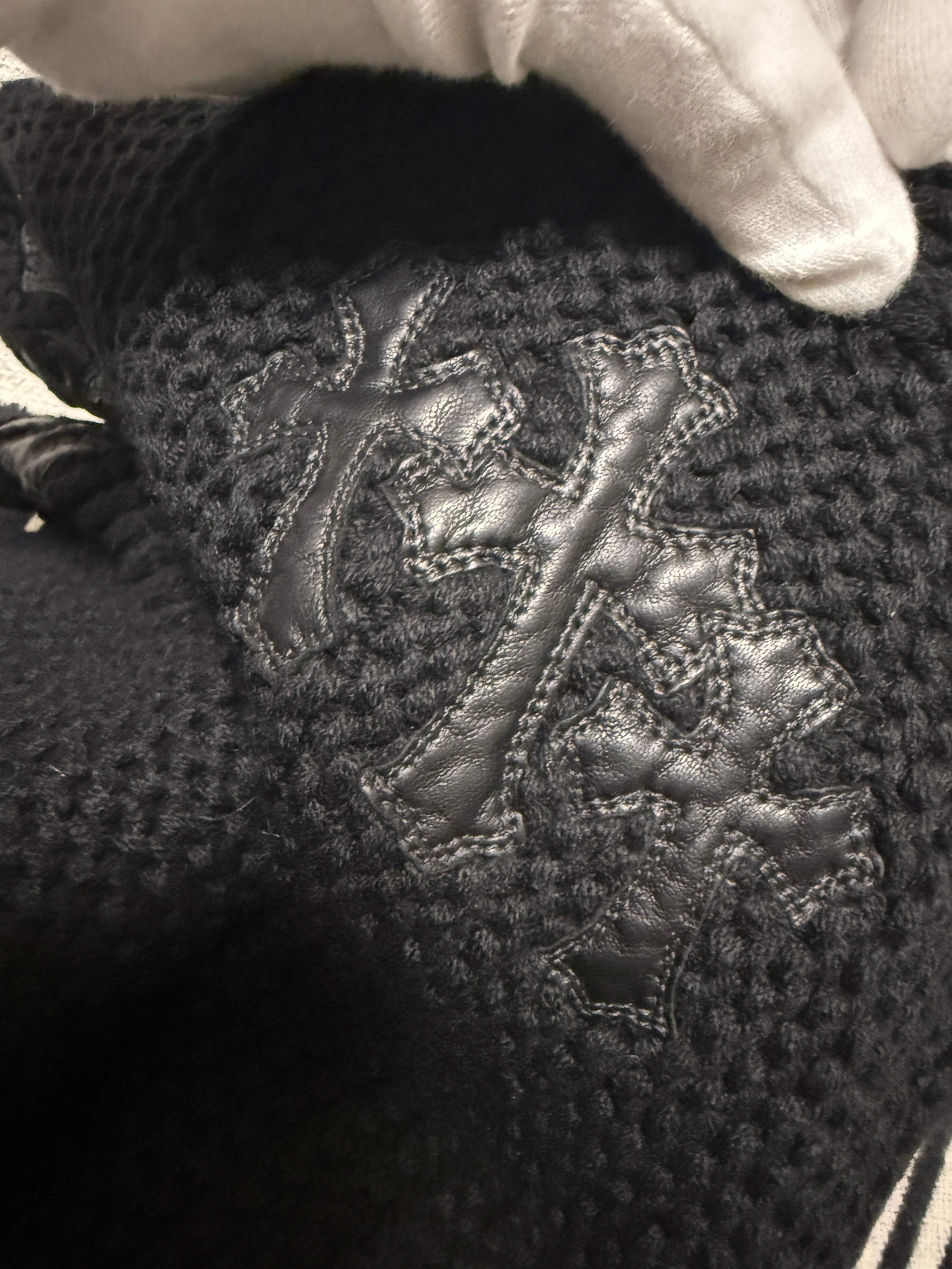 【CHROME HEARTS】LEATHER CROSS PATCH SNOOD