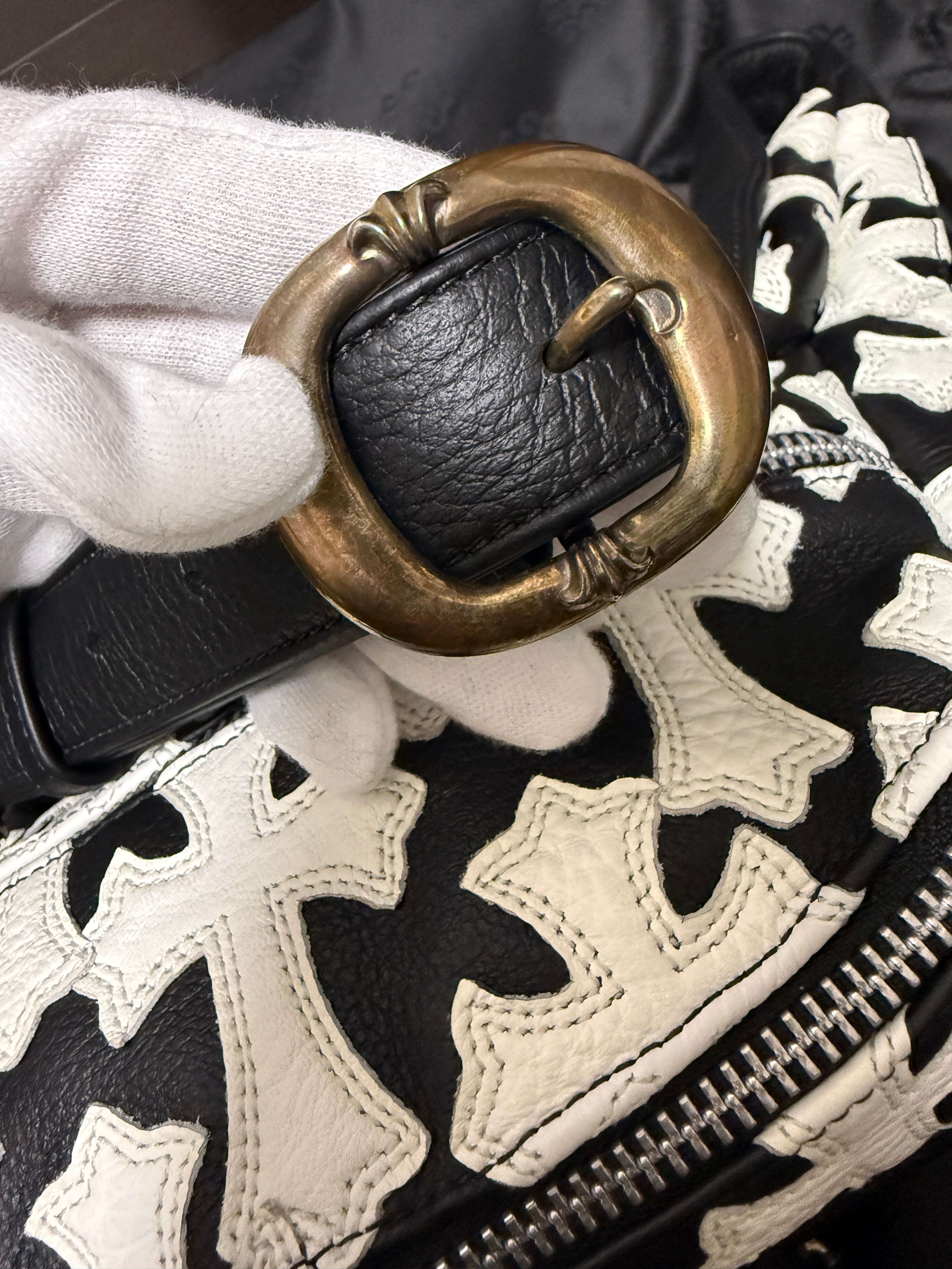 【CHROME HEARTS】#1 SNAT PACK BAG CROSS PATCH WHITE