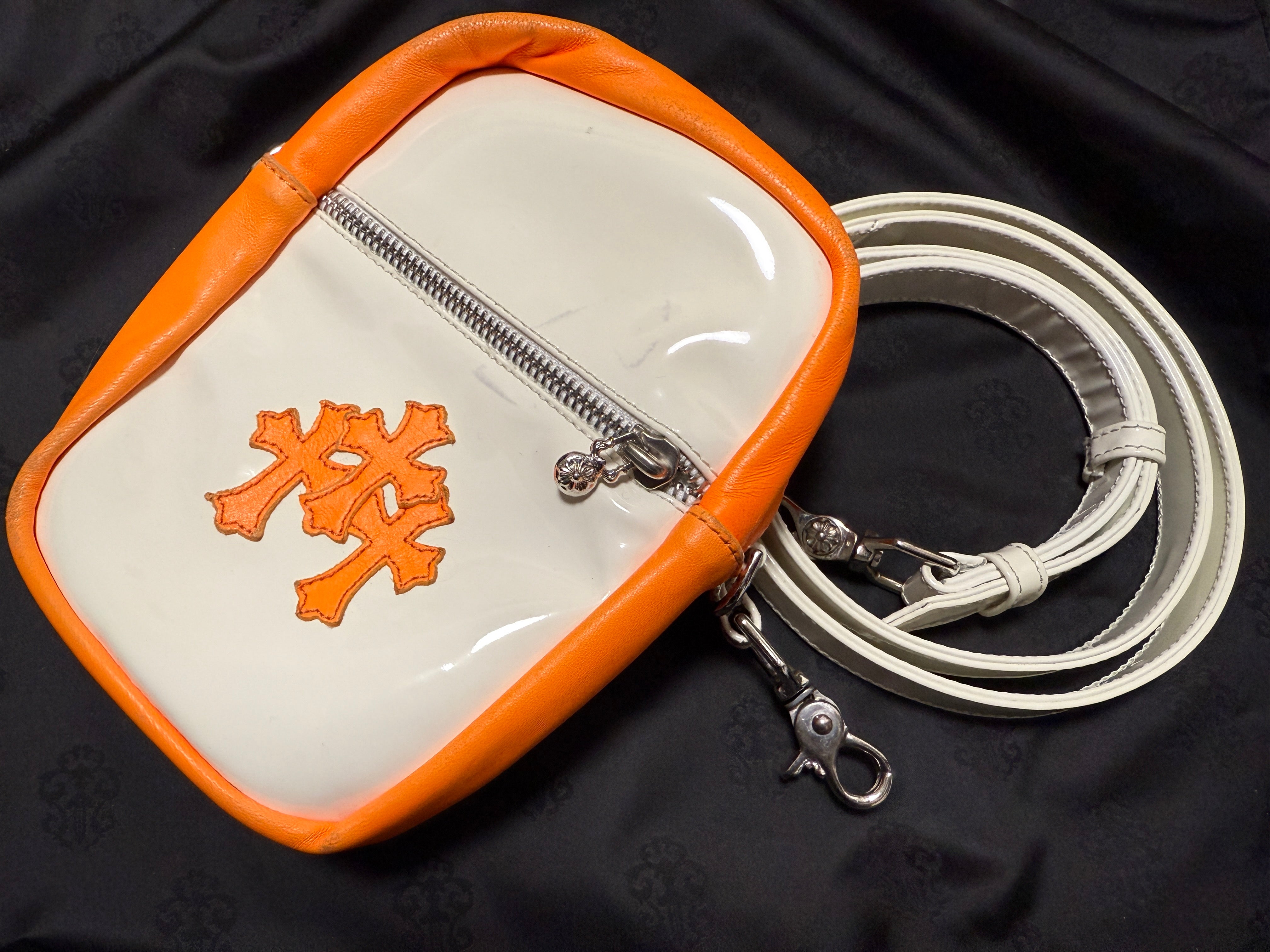 【CHROME HEARTS】TAKA MINI BAG ENAMEL