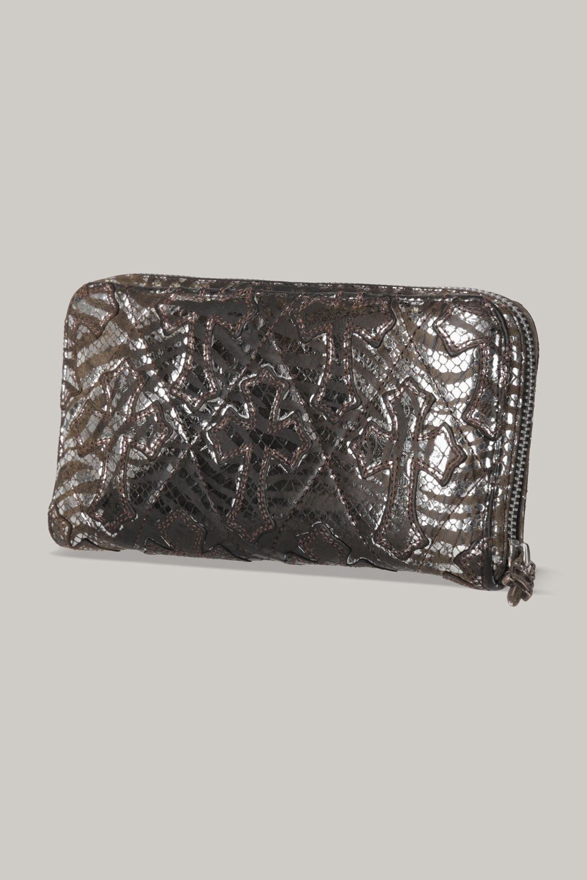 【CHROME HEARTS】CEMETERY CROSS QUILTED PATCHES REC F ZIP WALLET