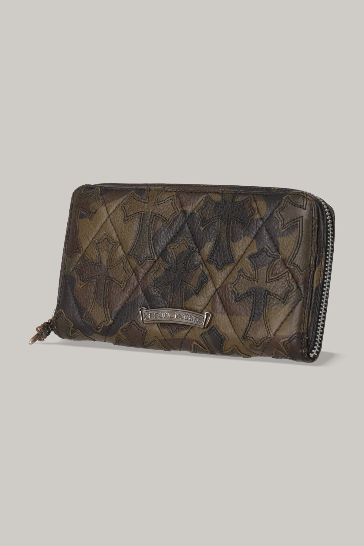 【CHROME HEARTS】CAMO CEMETERY CROSS QUILTED PATCHES REC F ZIP WALLET