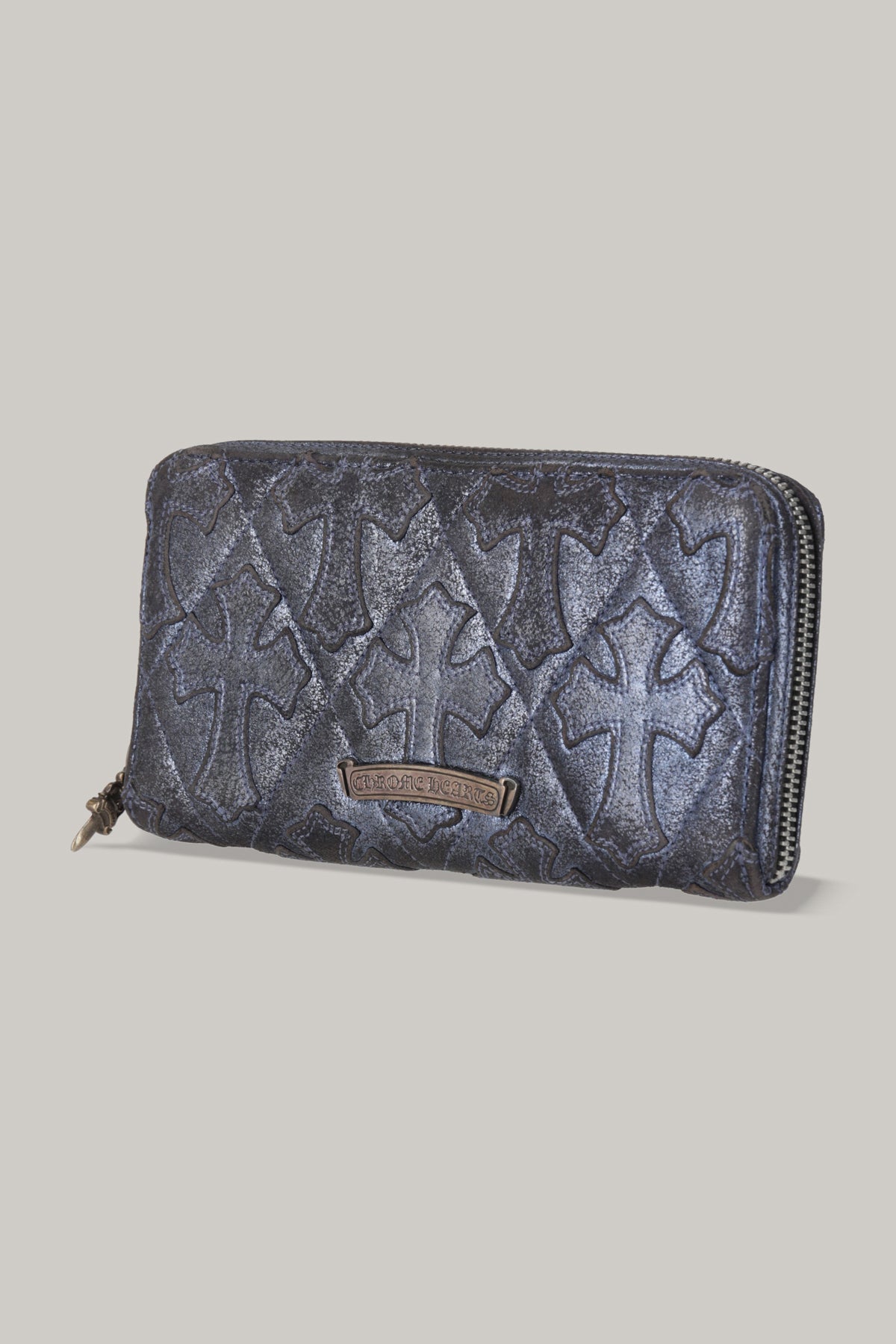 【CHROME HEARTS】CEMETERY CROSS QUILTED PATCHES METALLIC REC F ZIP WALLET