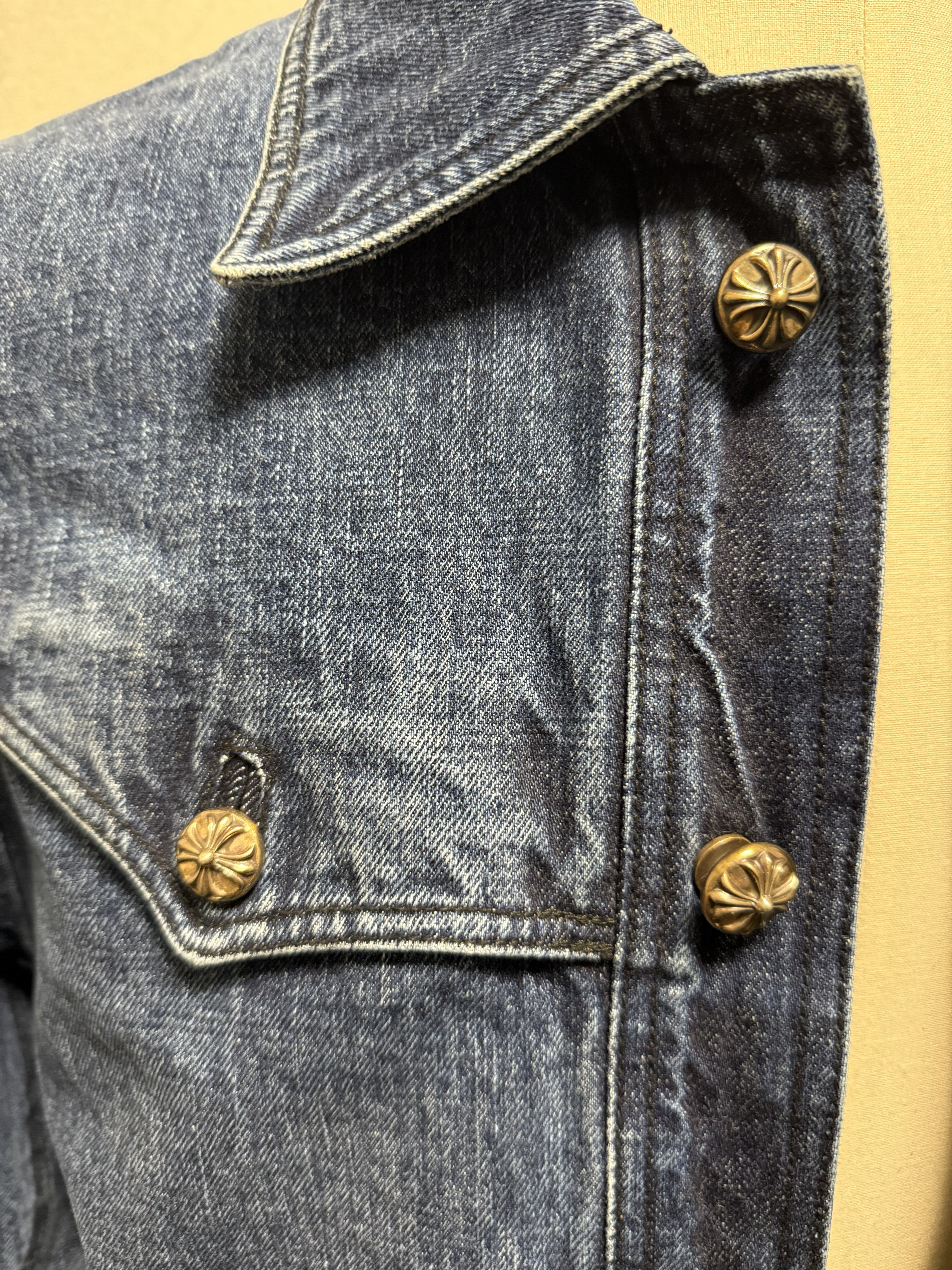 【CHROME HEARTS】DENIM JACKET FlORAL CROSS PATCH