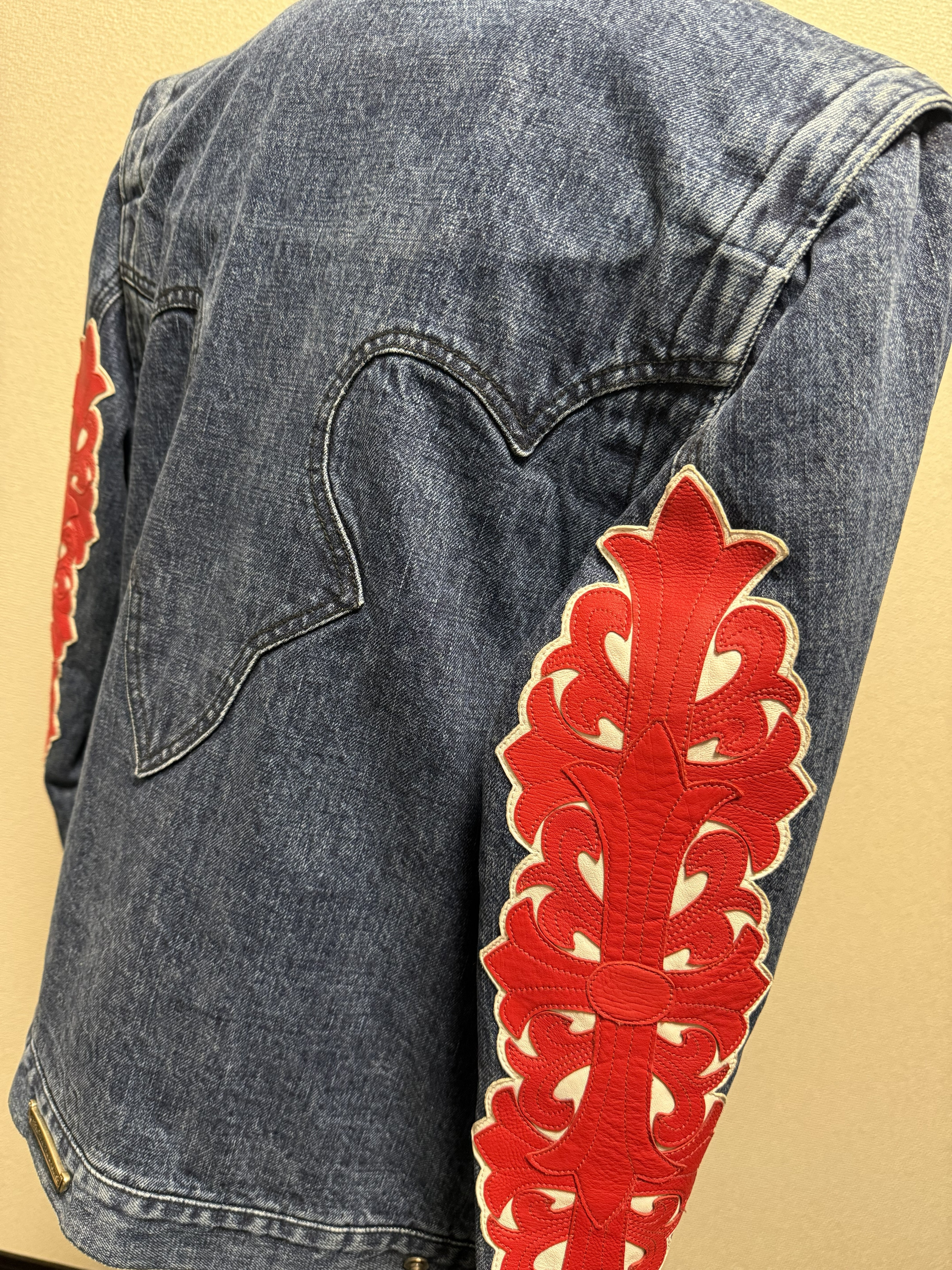 【CHROME HEARTS】DENIM JACKET FlORAL CROSS PATCH
