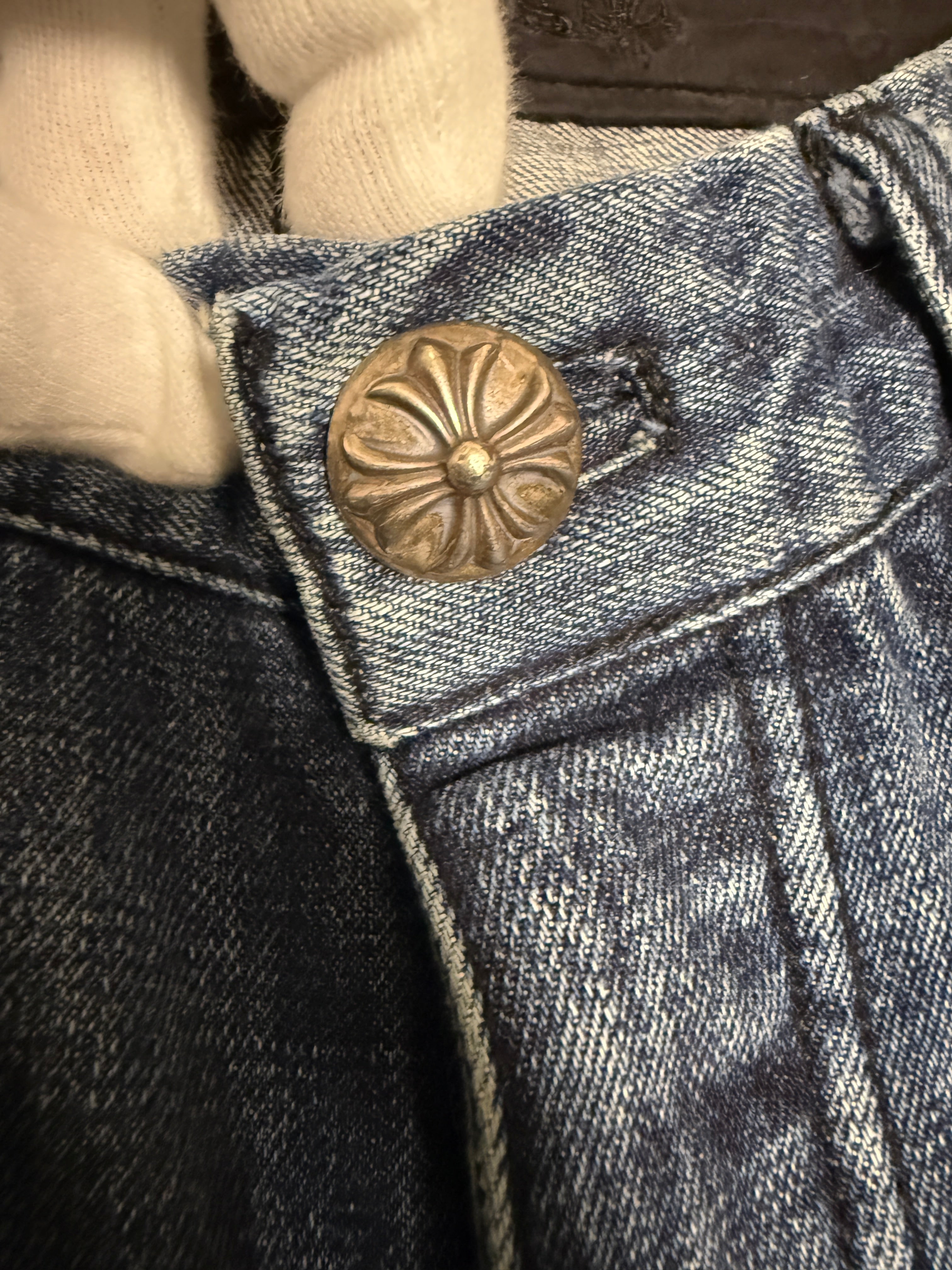 【CHROME HEARTS】CHOMPER PATCHED DENIM